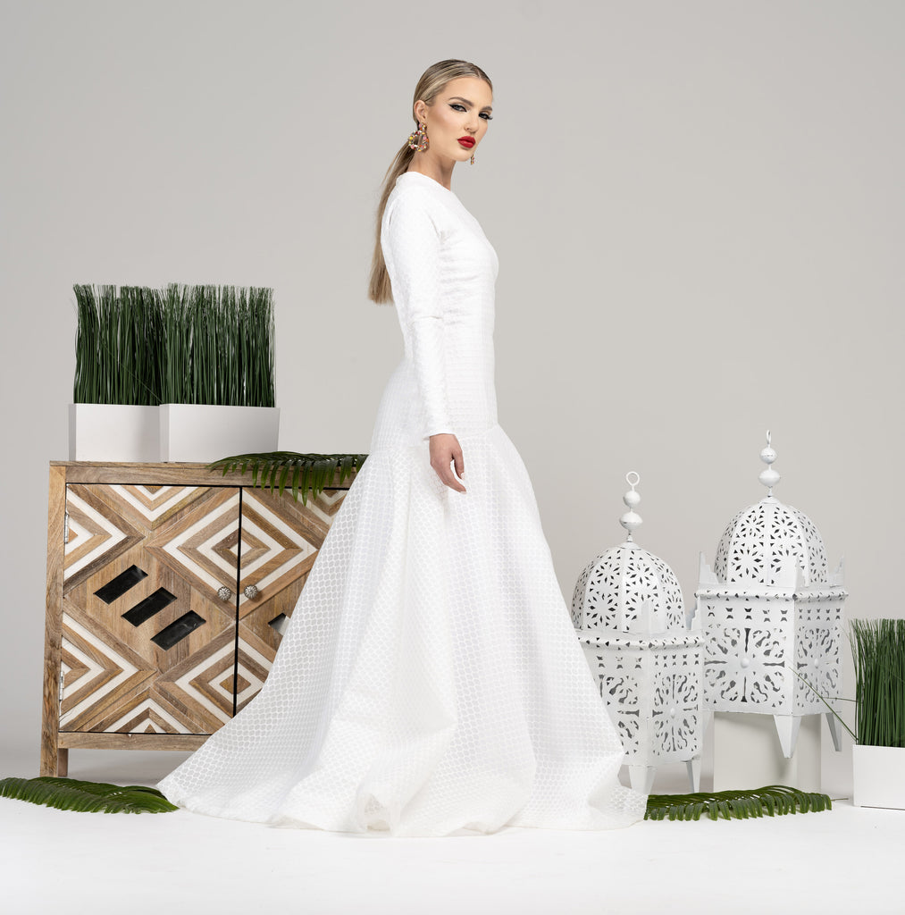 Blanc Honeycomb Gown | Modest Gown Rental 8 / White Blanc Honeycomb Gown | Modest Gown Rental 8 / White
